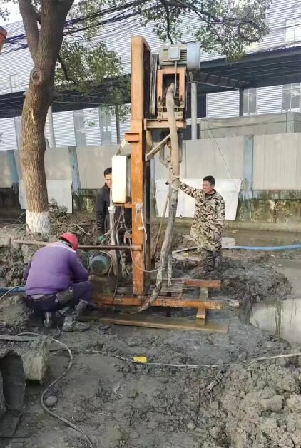 郊区钻井打井